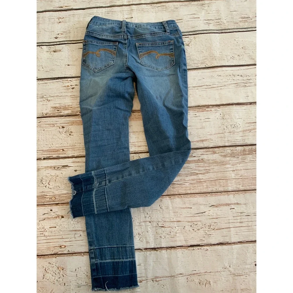 Justice Girls Size 8 Slim Simply Low Jegging Patch Denim Jeans Raw Hem Emoji